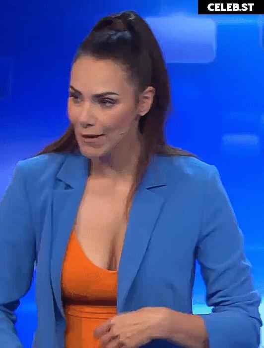 Esther Sedlaczek Image 26524676
