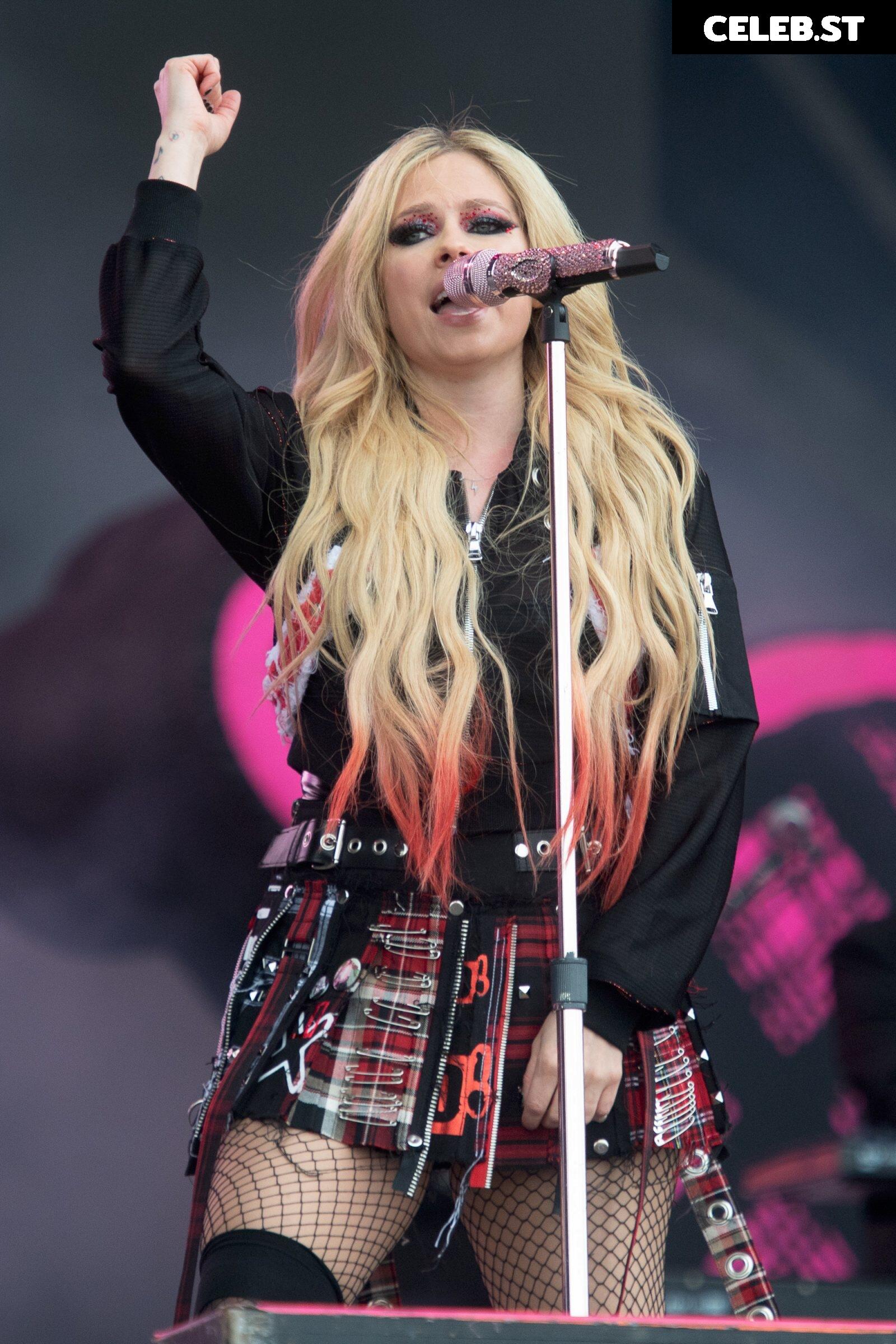 Avril Lavigne Image 2652225