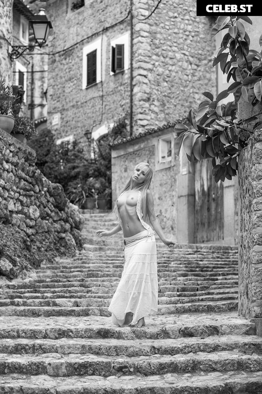 Model Cathy Image 26537908