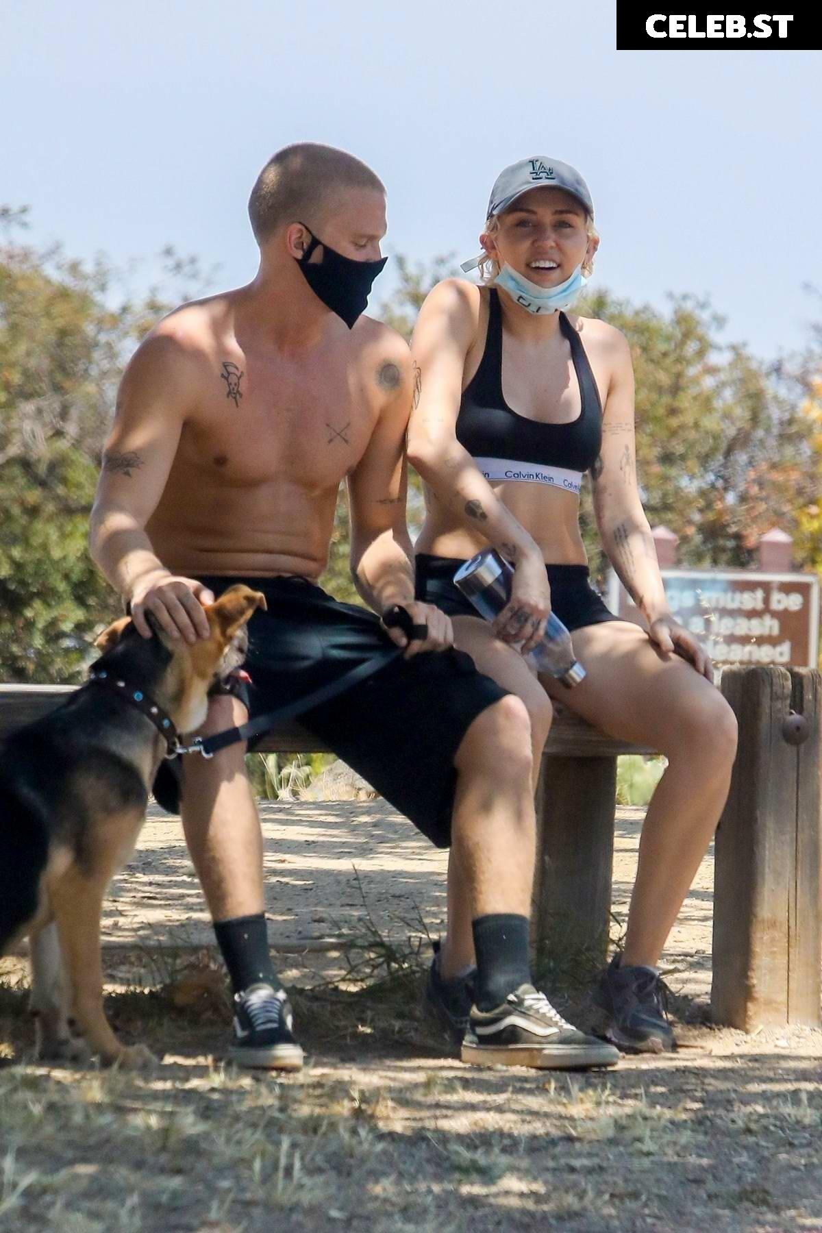 Miley Cyrus Image 26505172
