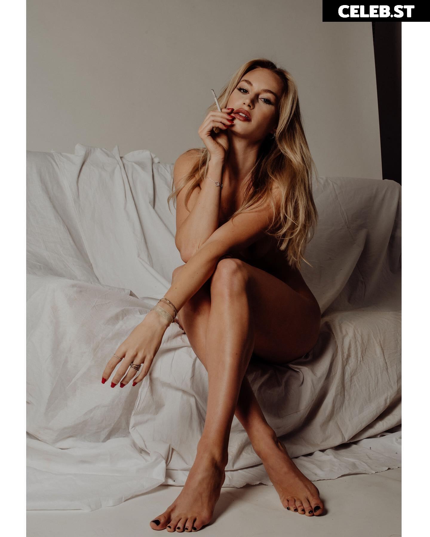 Julia Chavanne Image 2650237