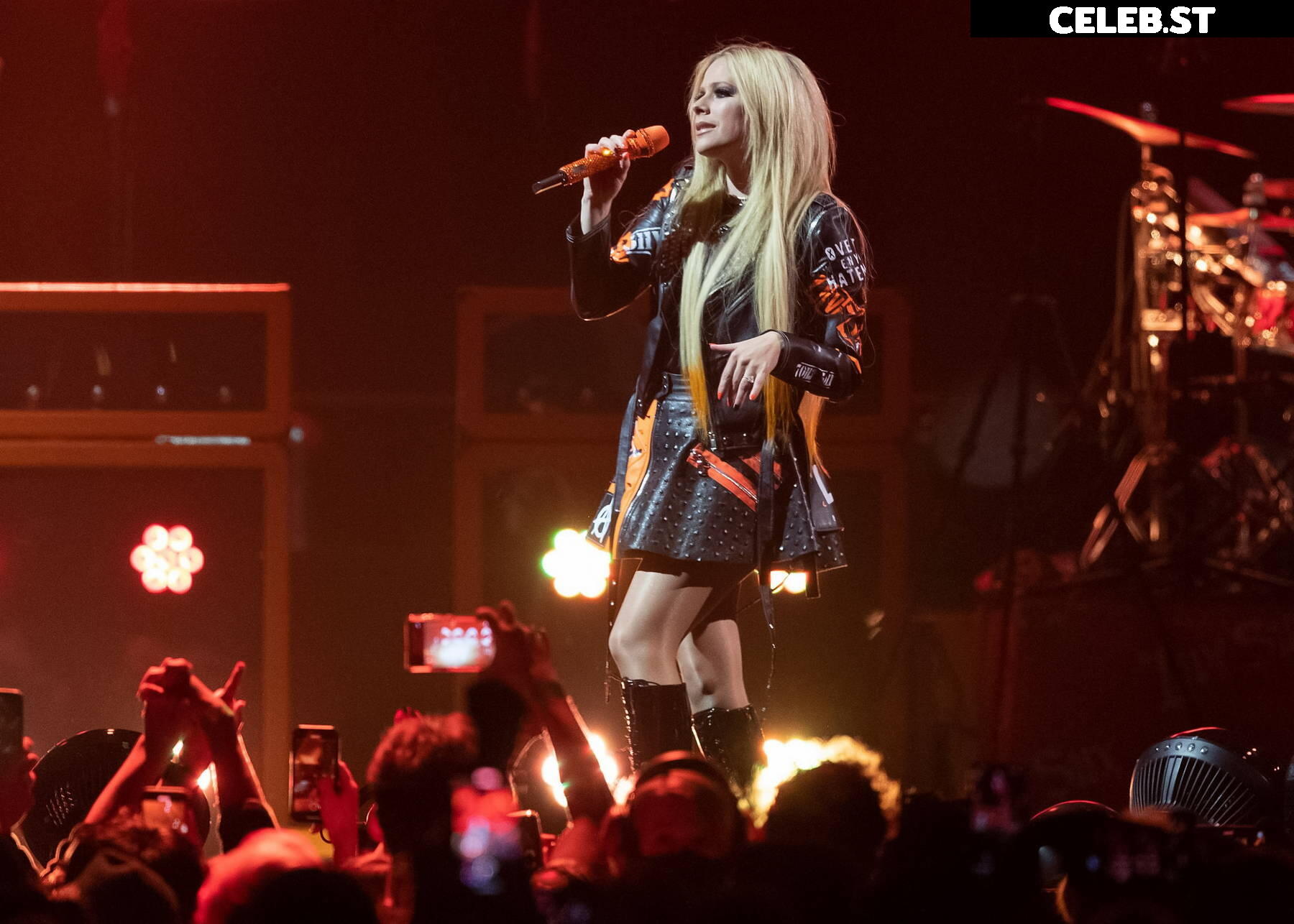 Avril Lavigne Image 26454118