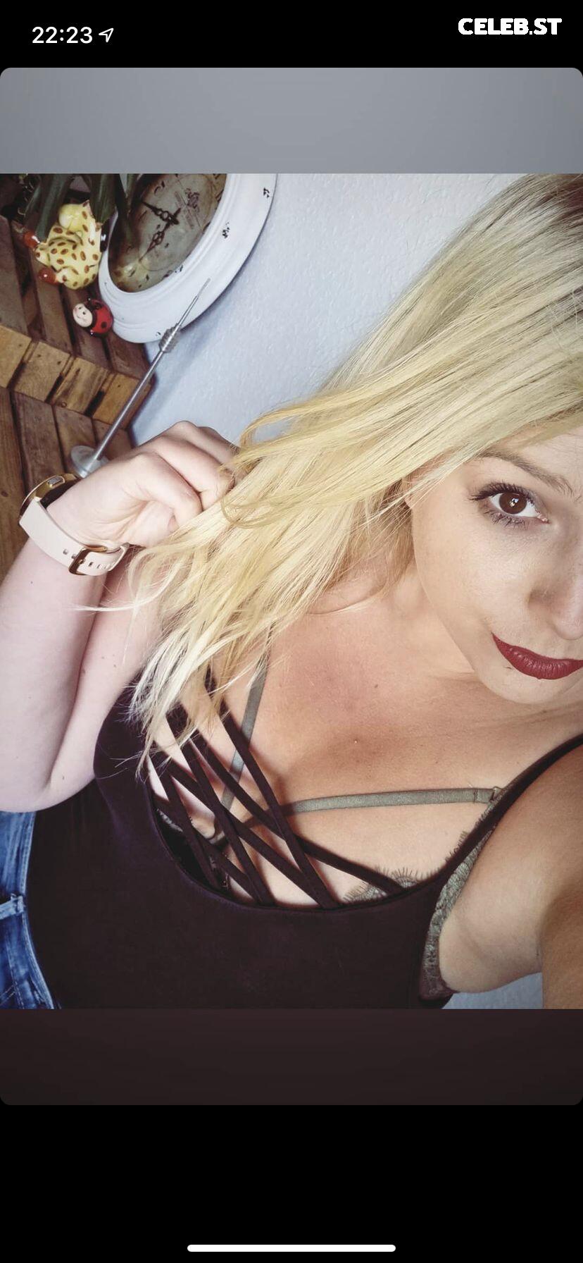 Blondiihell Image 26413899