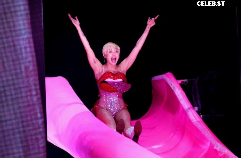 Miley Cyrus Image 26488259