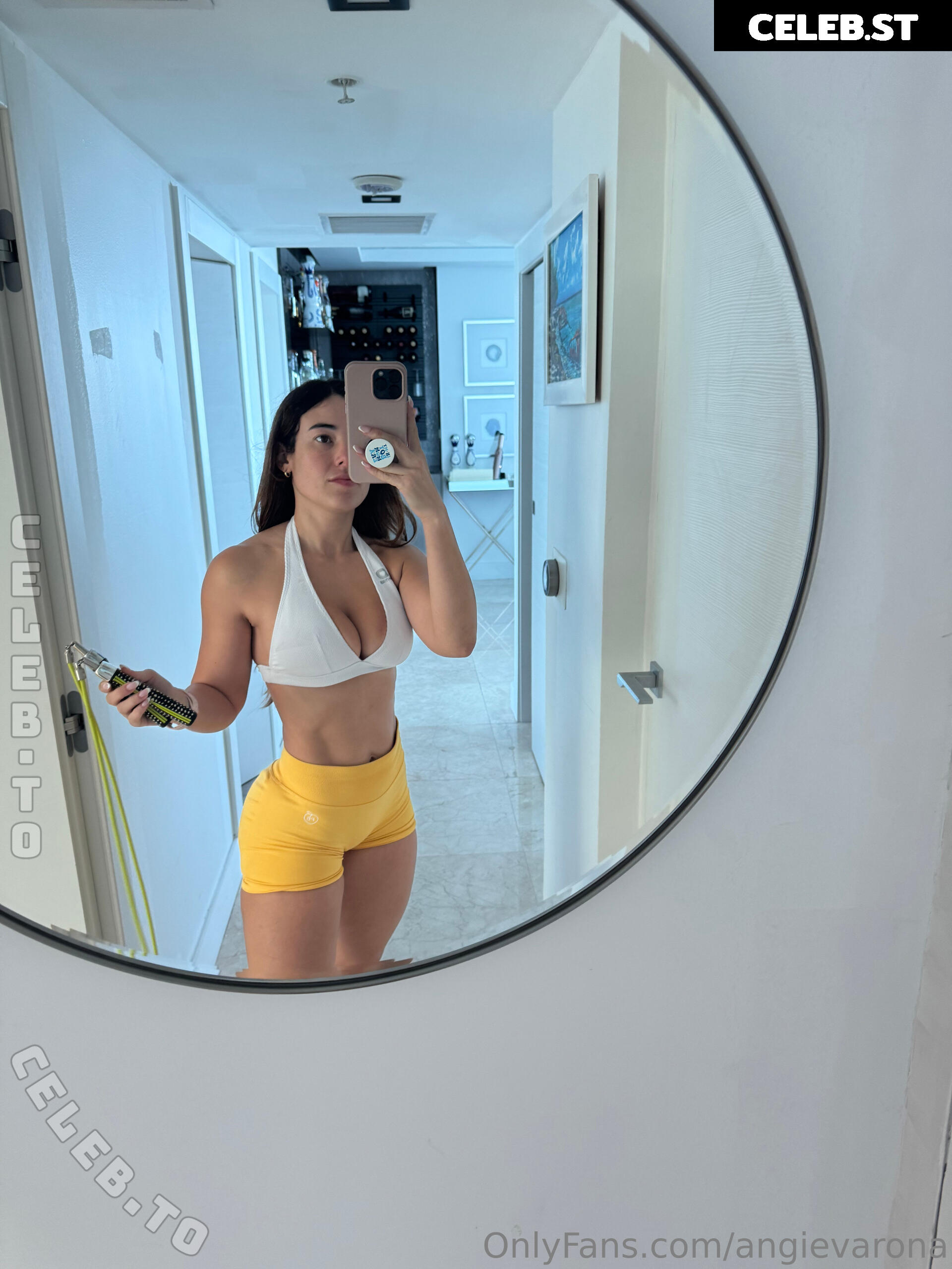 Angie Varona Image 26480916