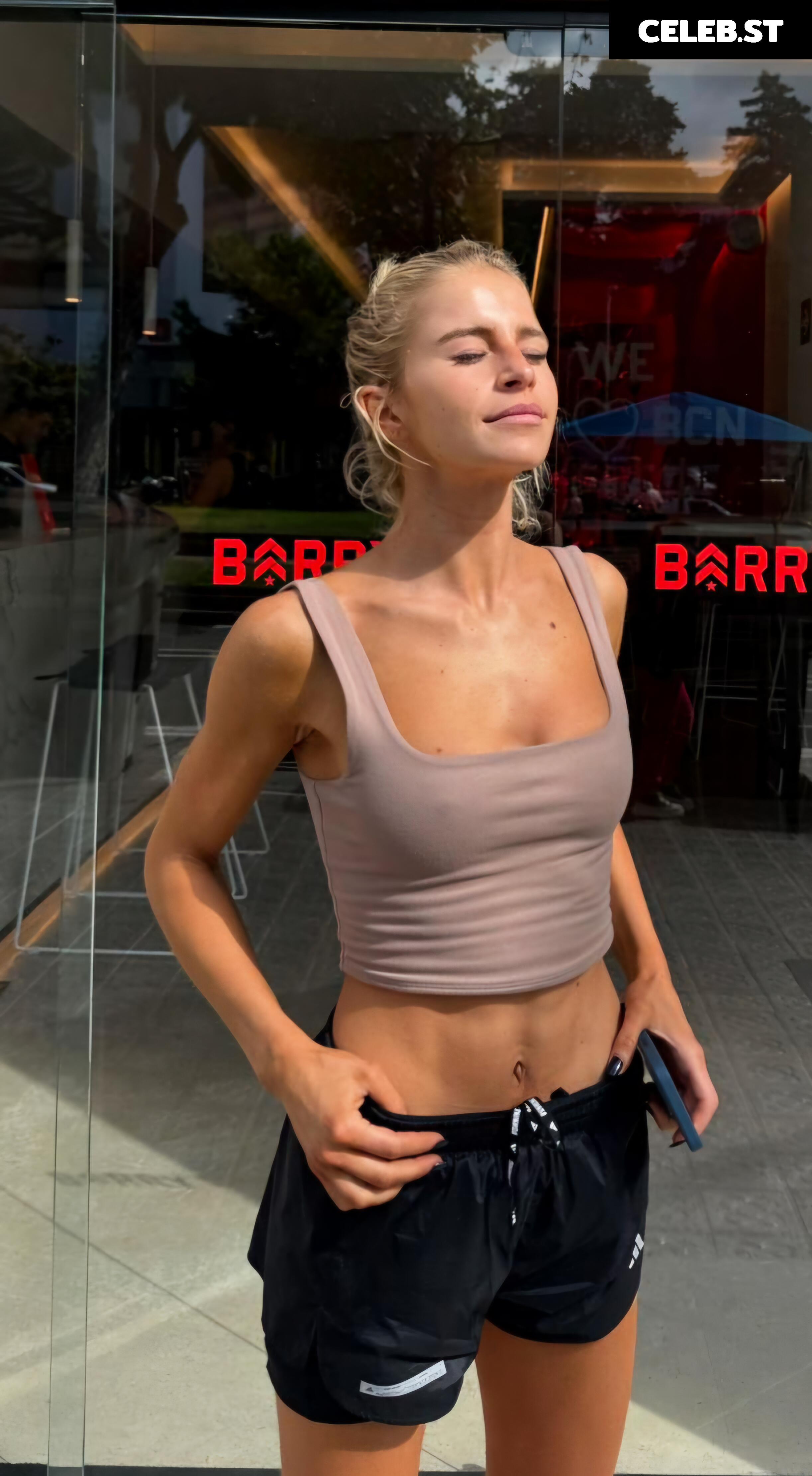 Caro Daur Image 26352466