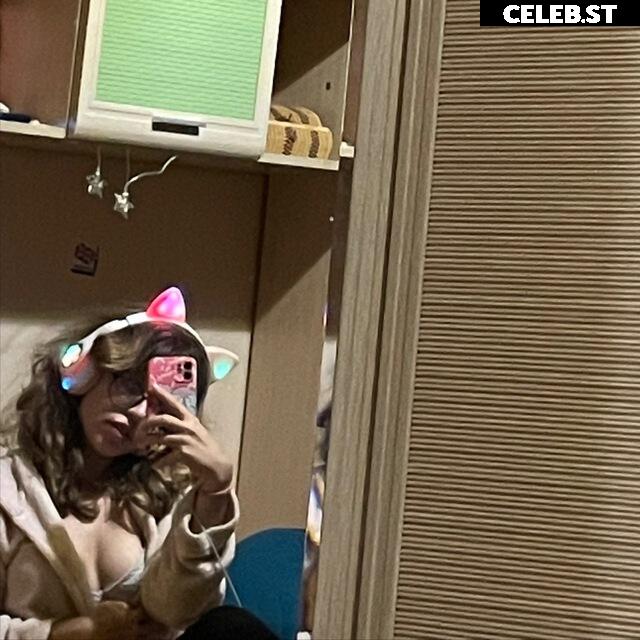 Curly_Decency Image 26370746