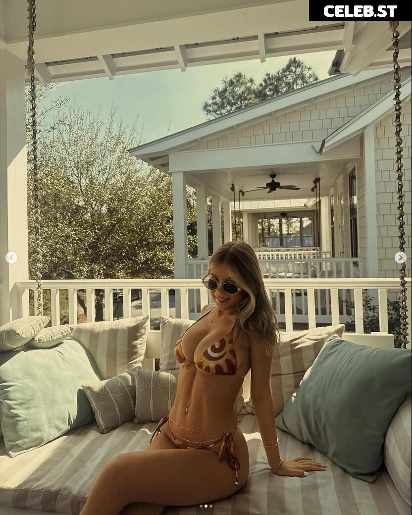 Ariana White Image 26372279