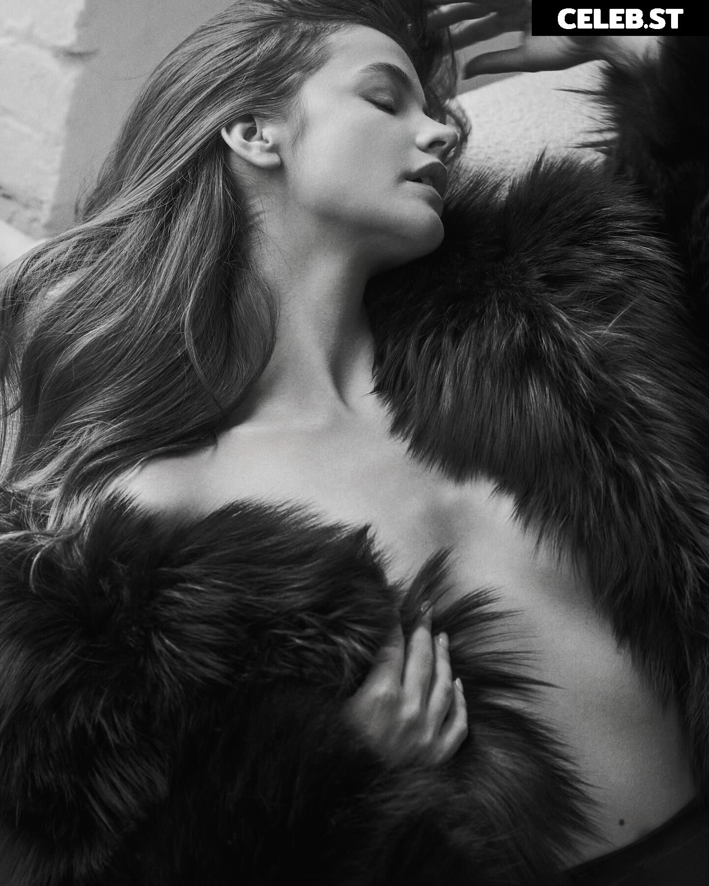 Barbara Palvin Image 26258273