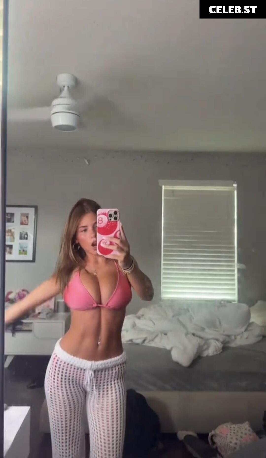 Ariana White Image 26144193