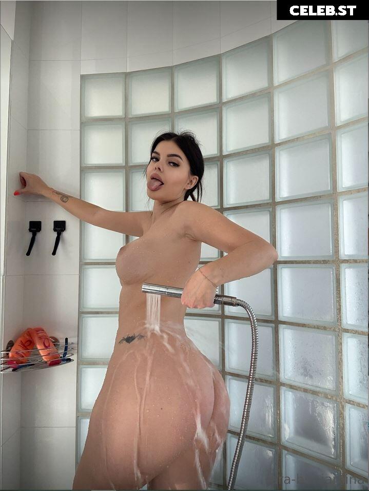 Lara Winter Image 26181230