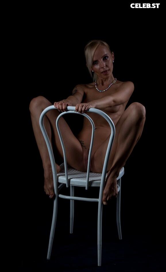 Model Cathy Image 26057909