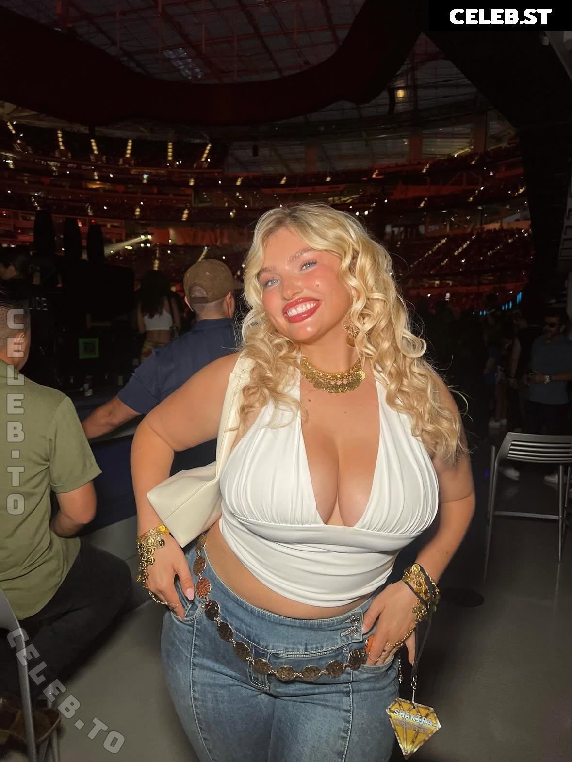 Sarina Nowak Image 26024279