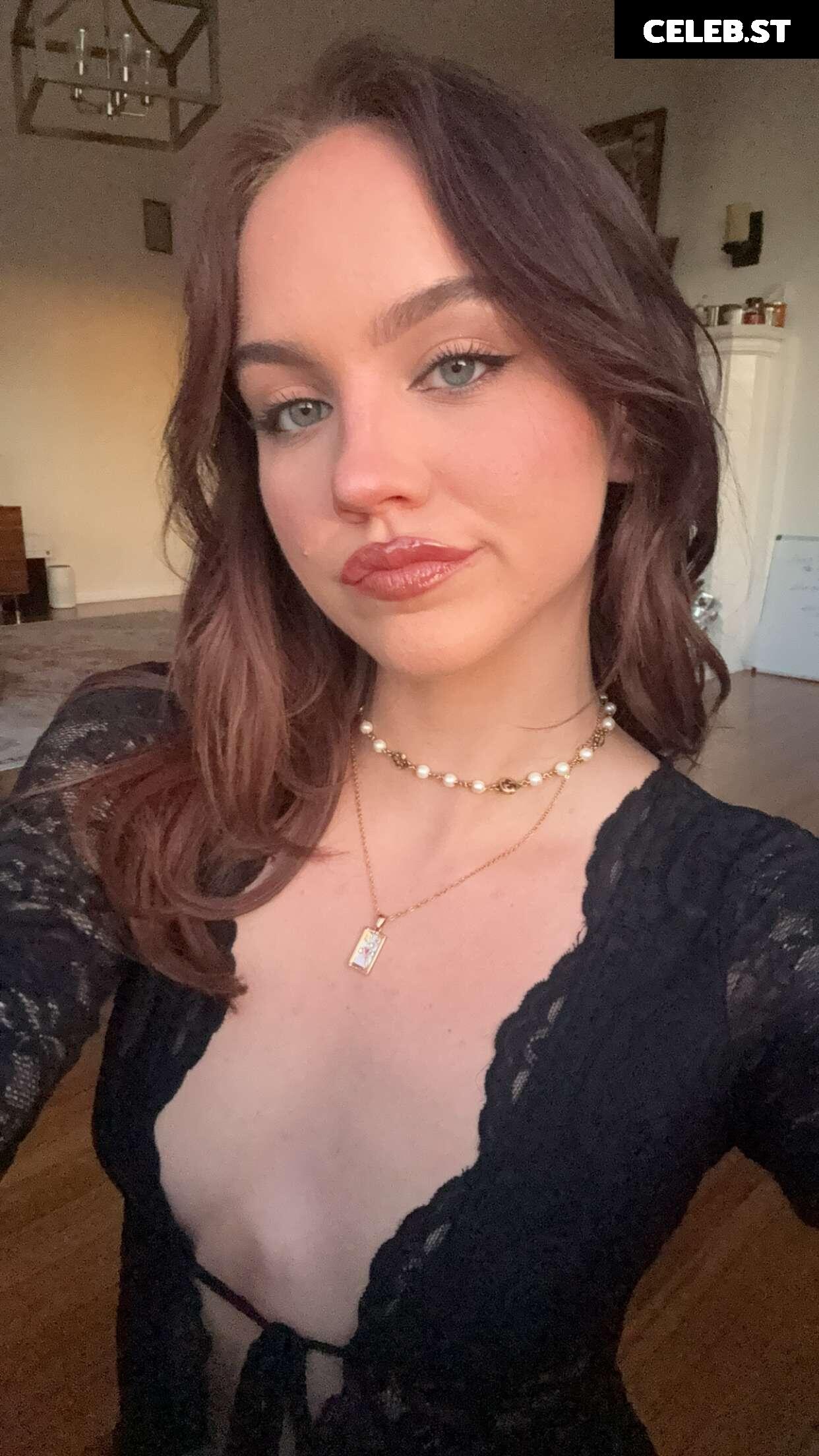 Emma Brooks Image 26030198