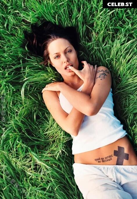 Angelina Jolie Image 26009390