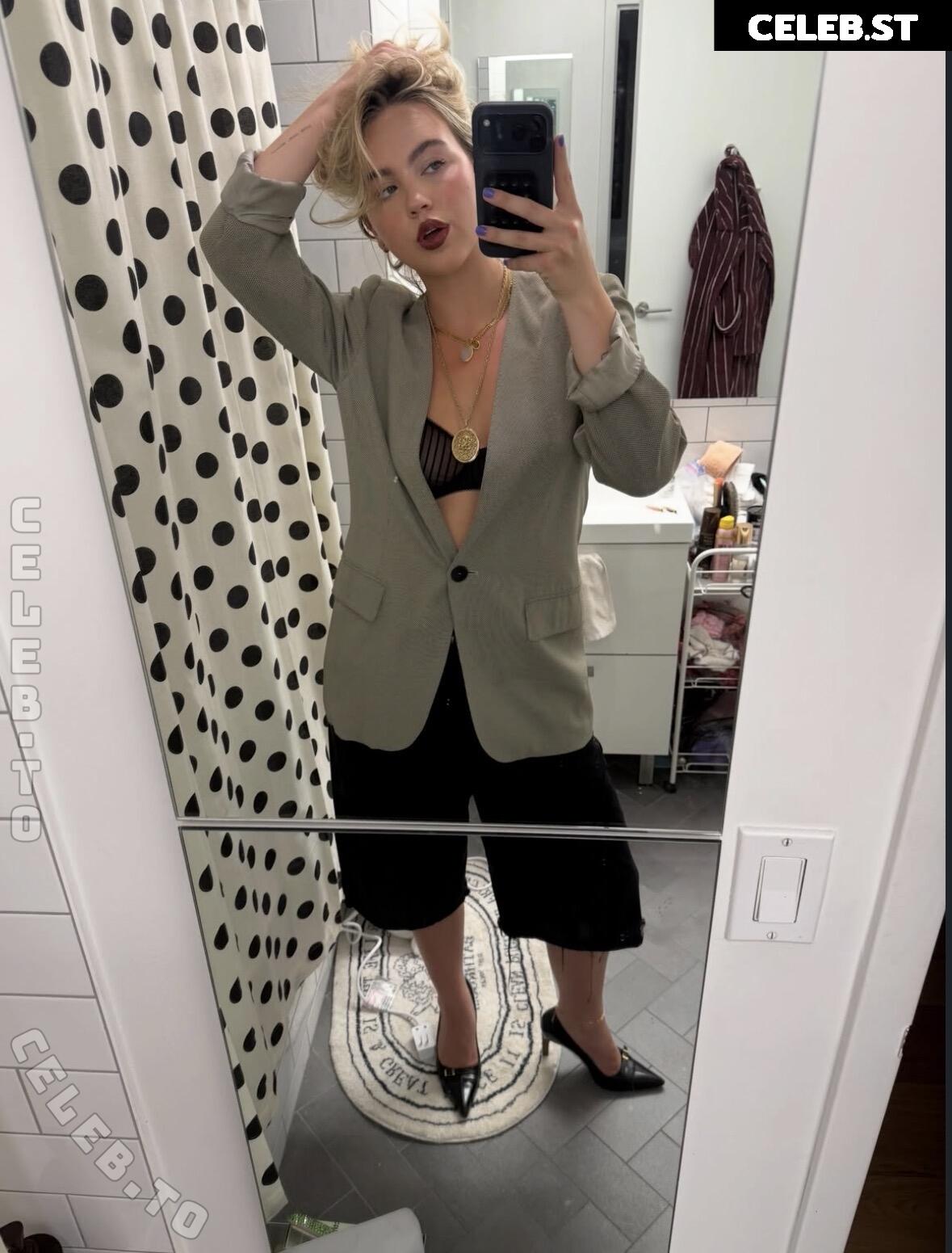 Emma Brooks Image 26096839