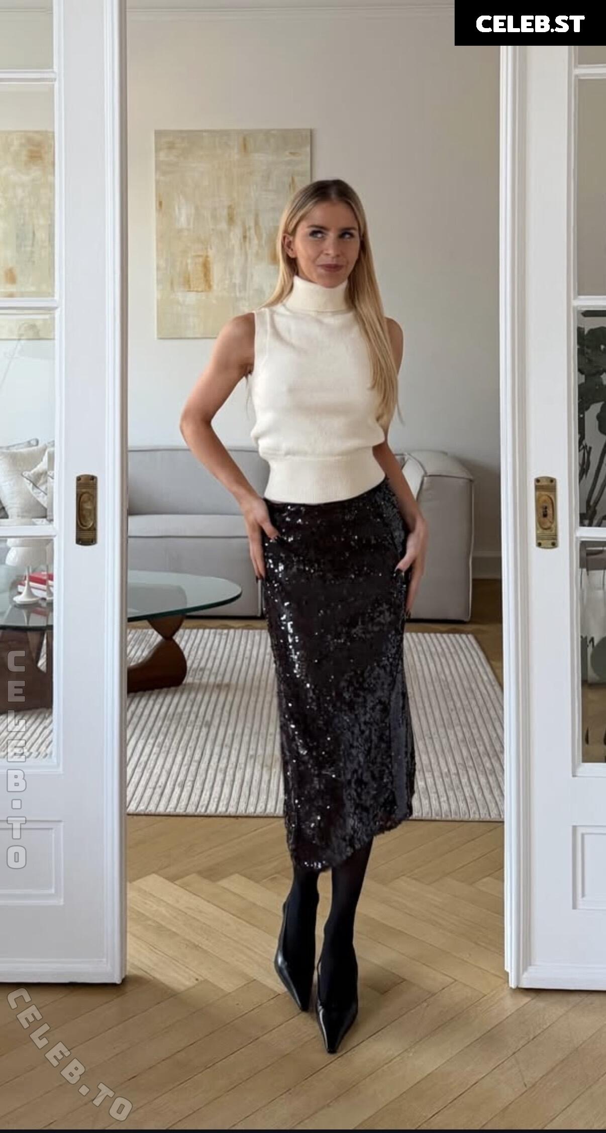 Caro Daur Image 26081230