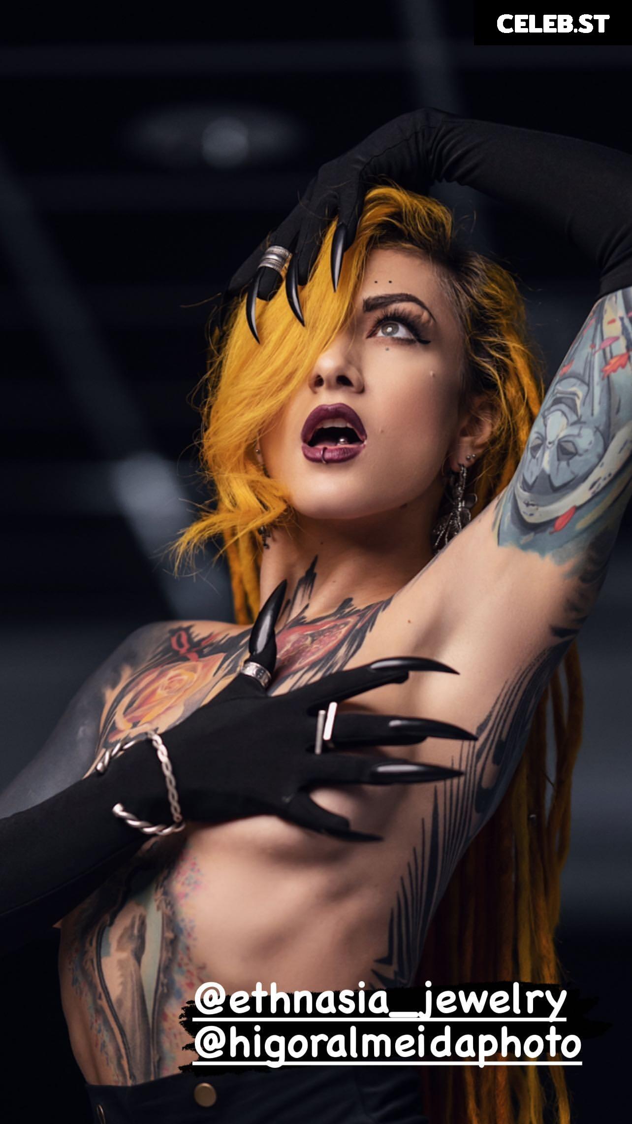 Lena Scissorhands Image 2797873