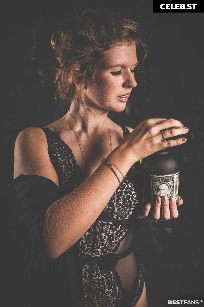 Marie_packt_aus Image 2799826