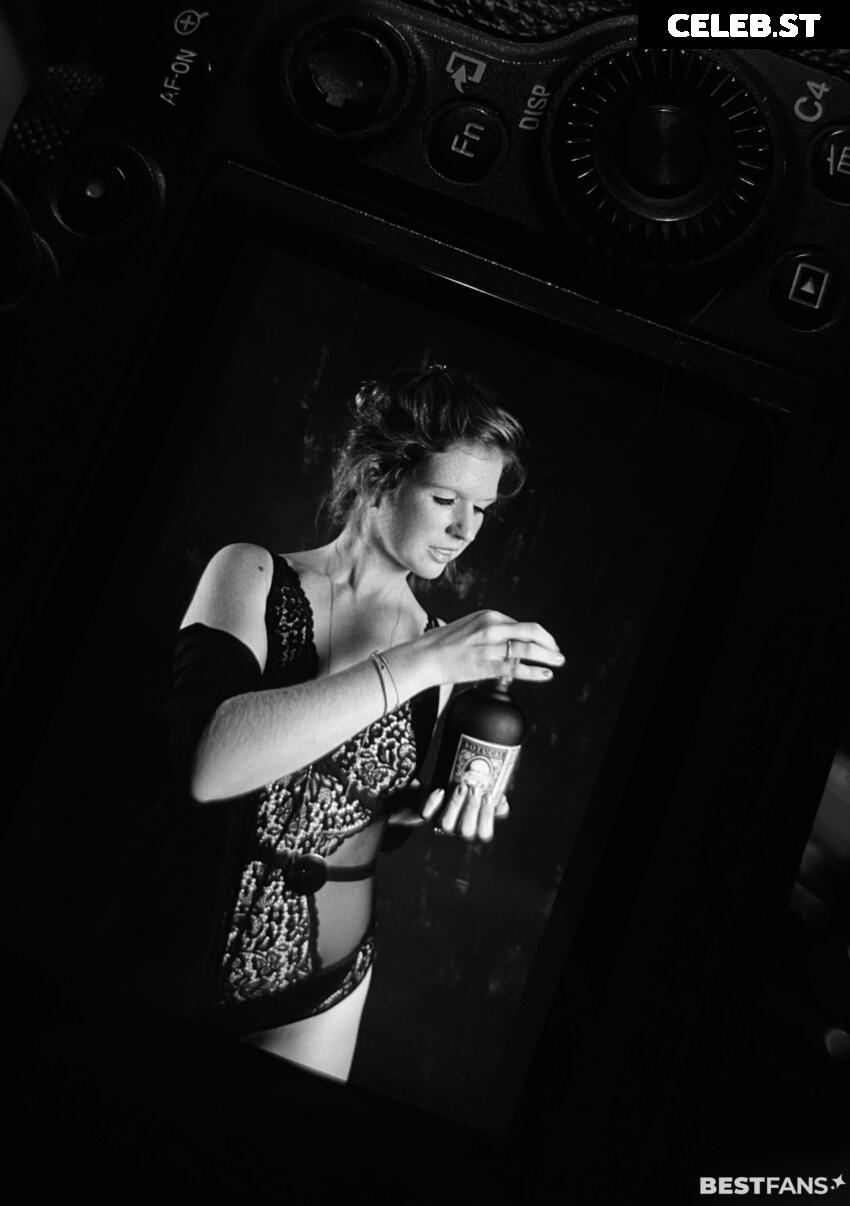 Marie_packt_aus Image 2799797