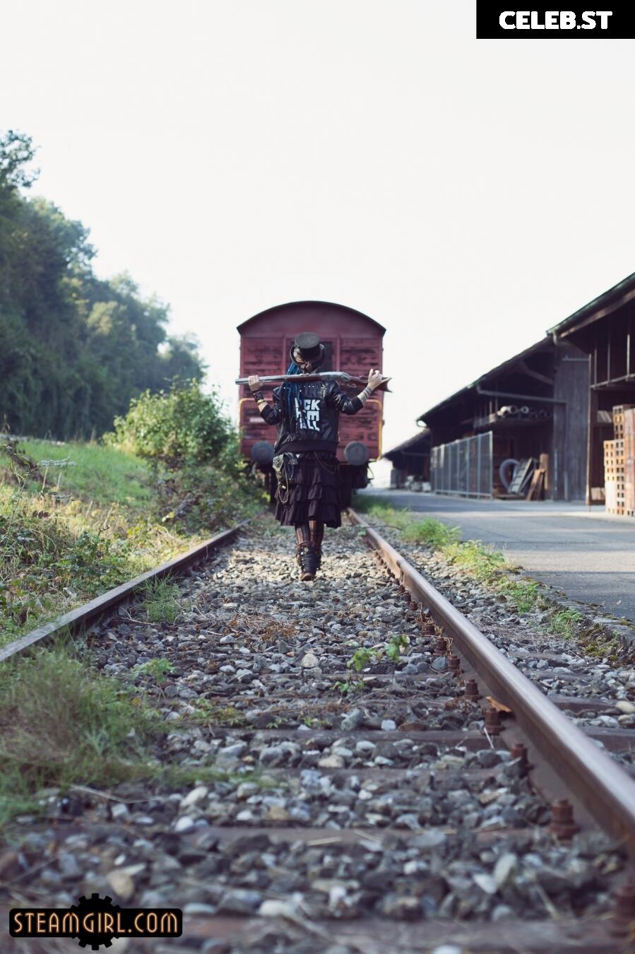 Noemi Riot Image 2753567