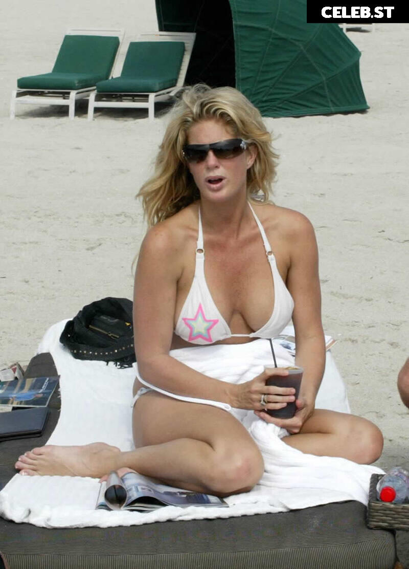 Rachel Hunter Image 2746384