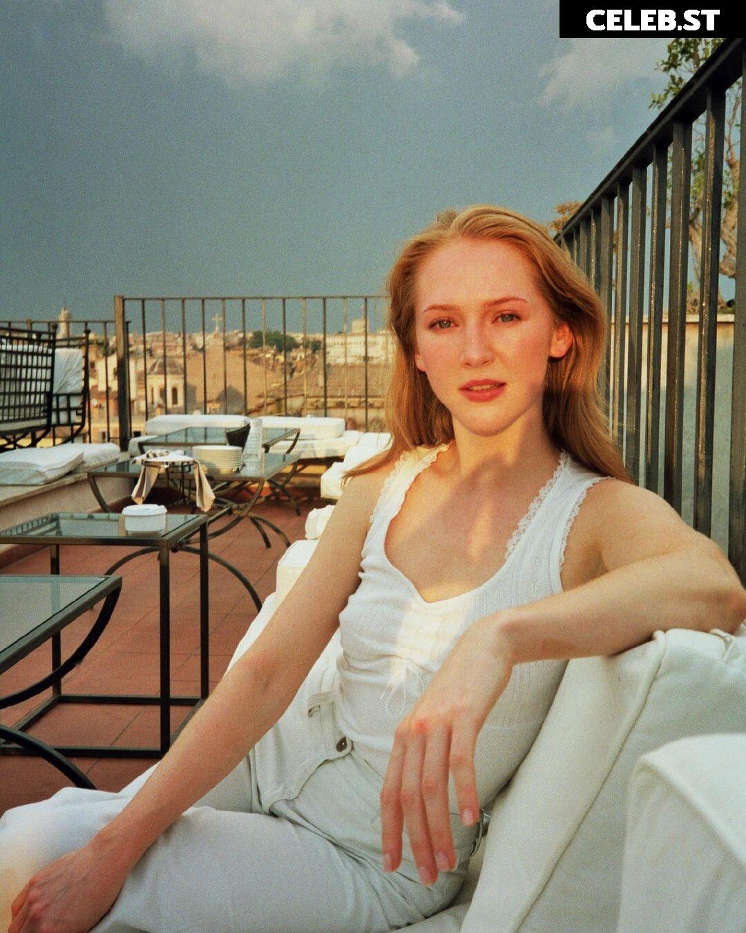 Gina Alice Stiebitz Image 2742982