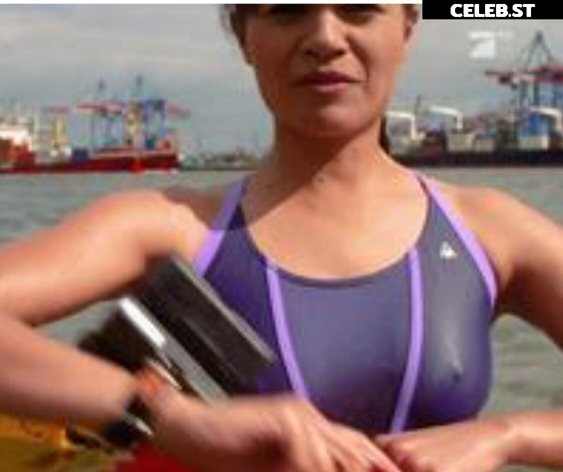 Claire Oelkers Image 2743592