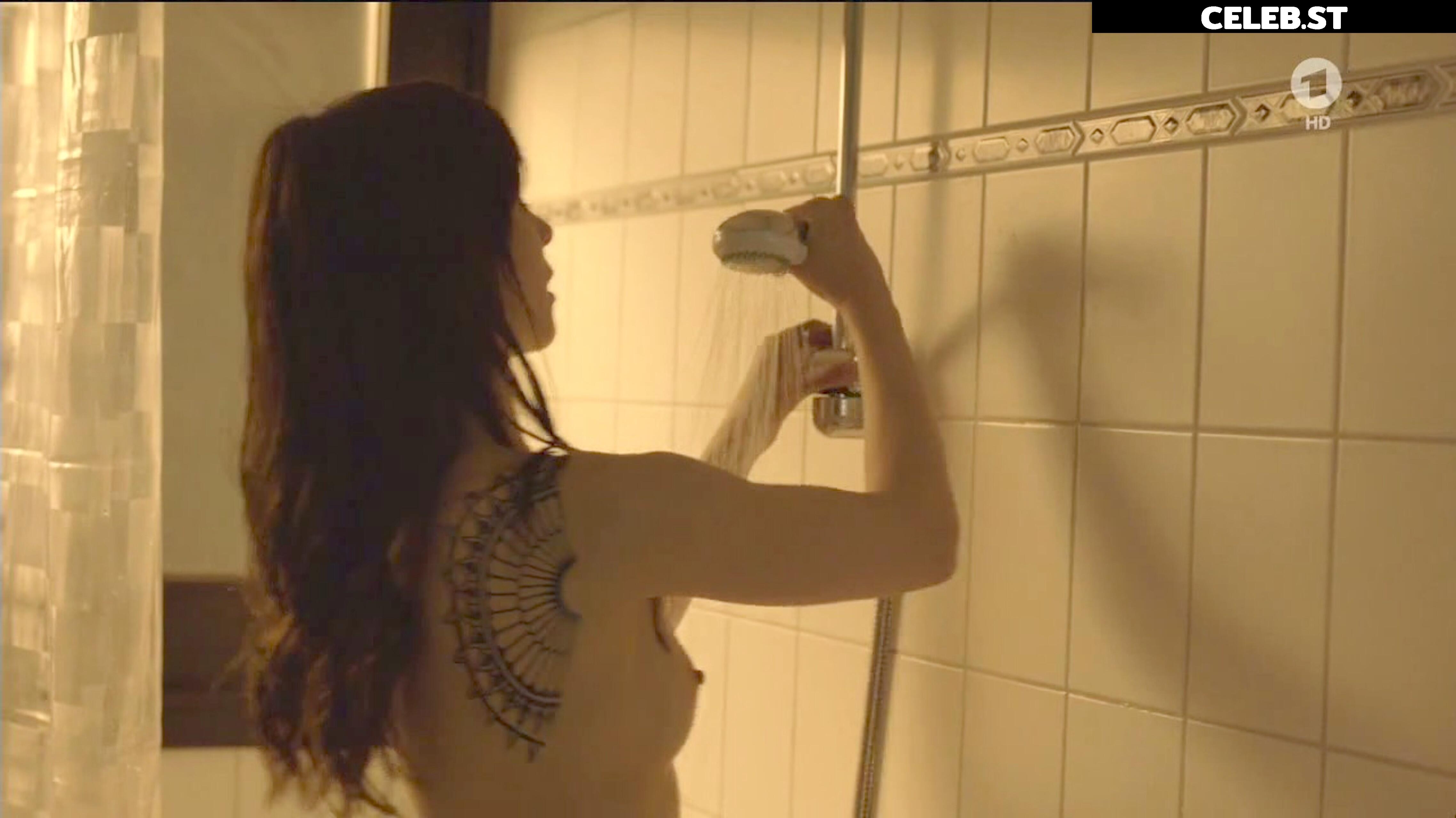 Aylin Tezel Image 2743716