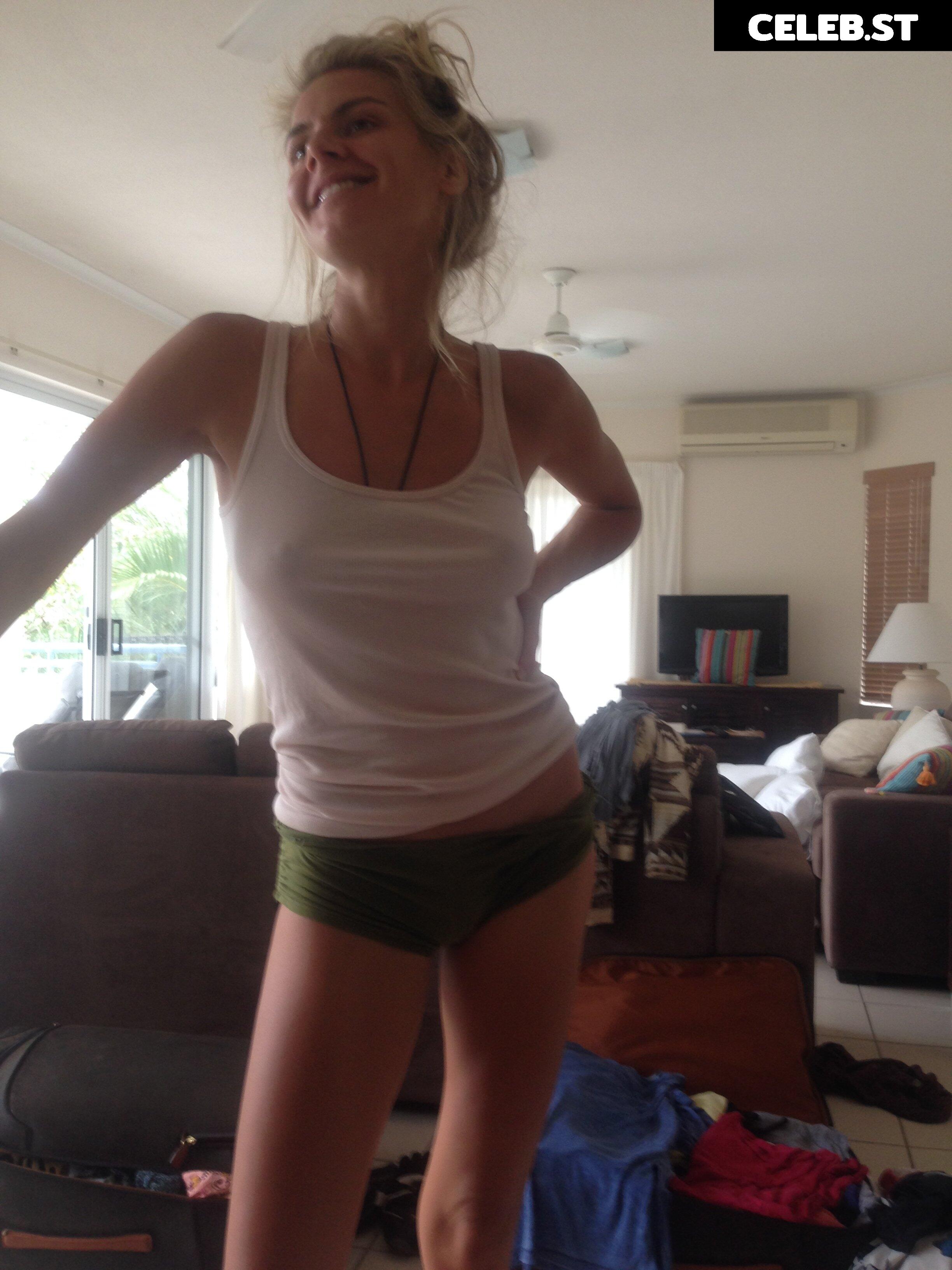 Eliza Coupe Image 2743293