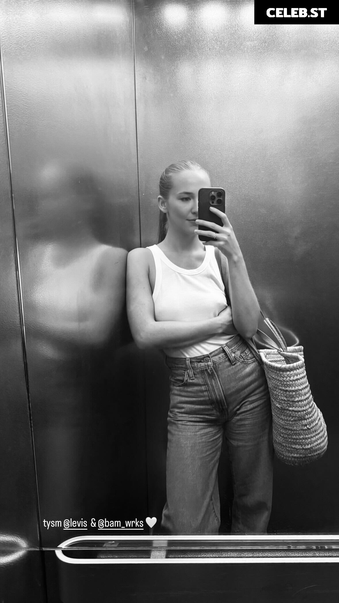 Gina Alice Stiebitz Image 2743268