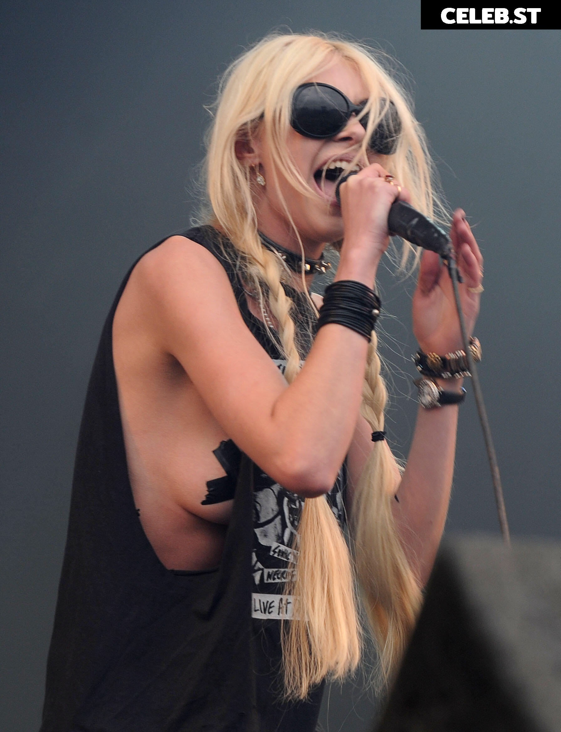 Taylor Momsen Image 2726893