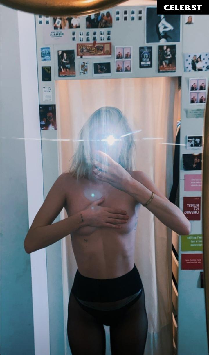 Zoe Salome Saip Image 2726176