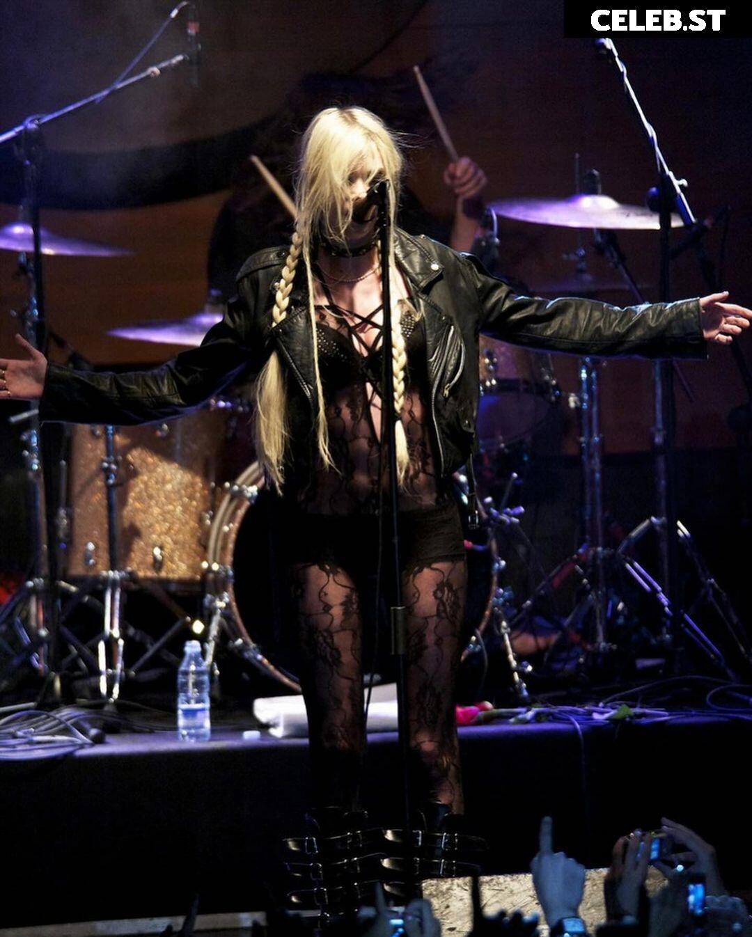 Taylor Momsen Image 2726996