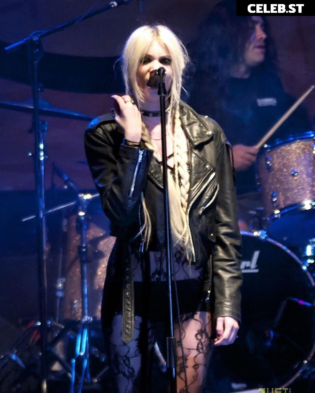 Taylor Momsen Image 2726980
