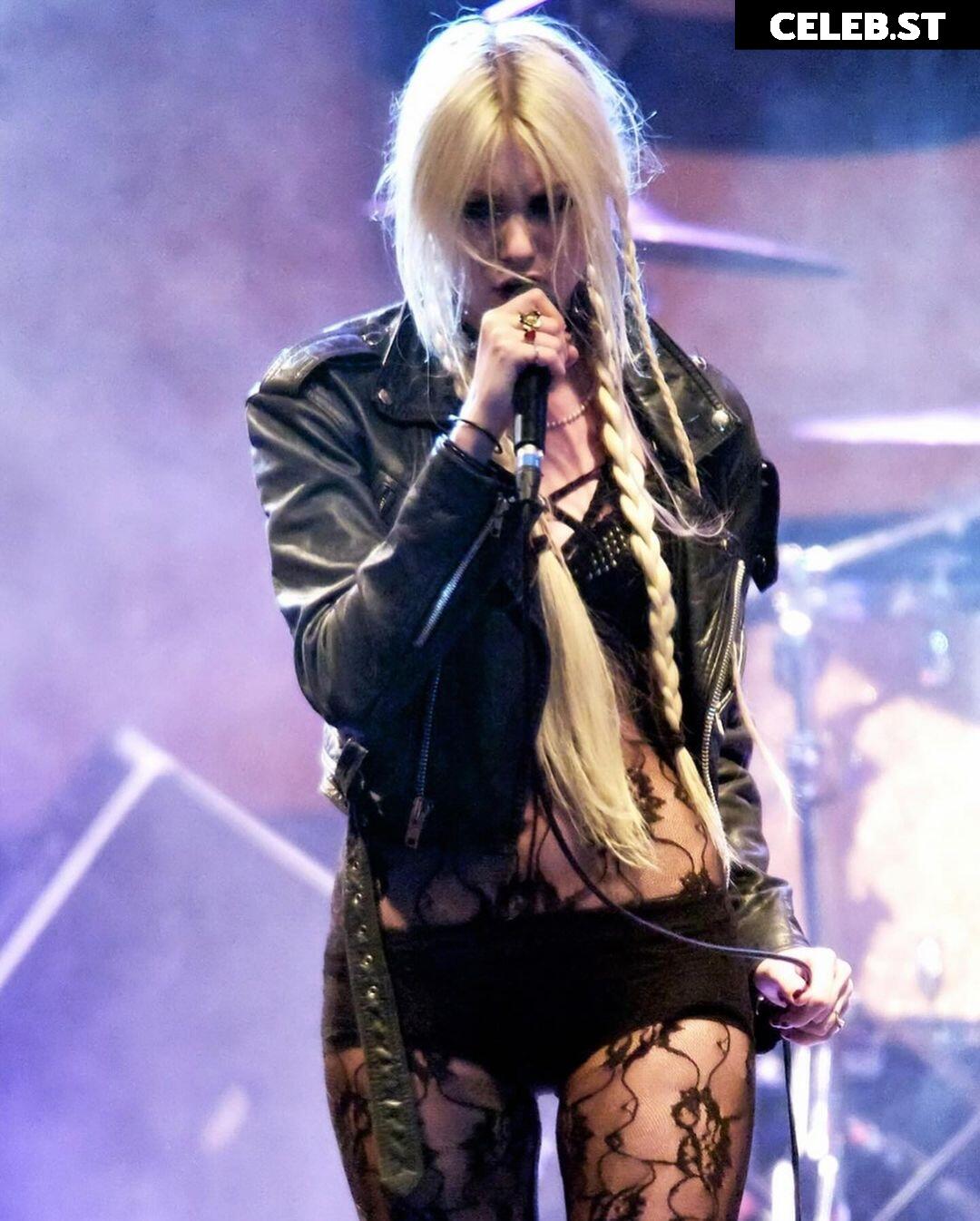 Taylor Momsen Image 2726977