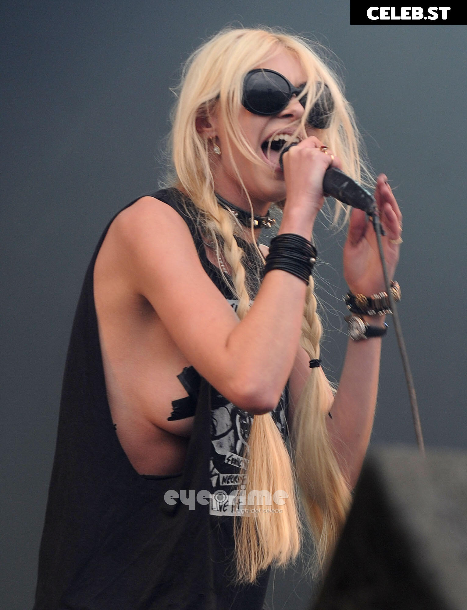 Taylor Momsen Image 2726924