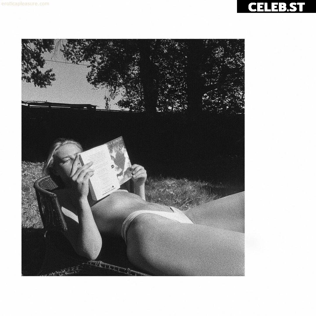 Jeanne Goursaud Image 2727533