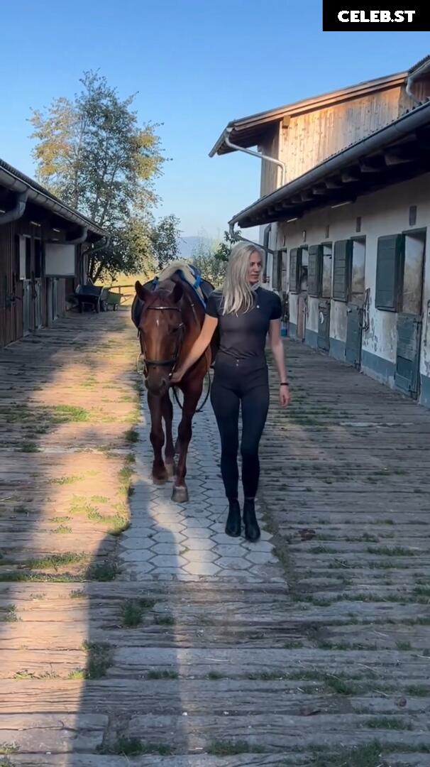 Larissa Marolt Image 2727525