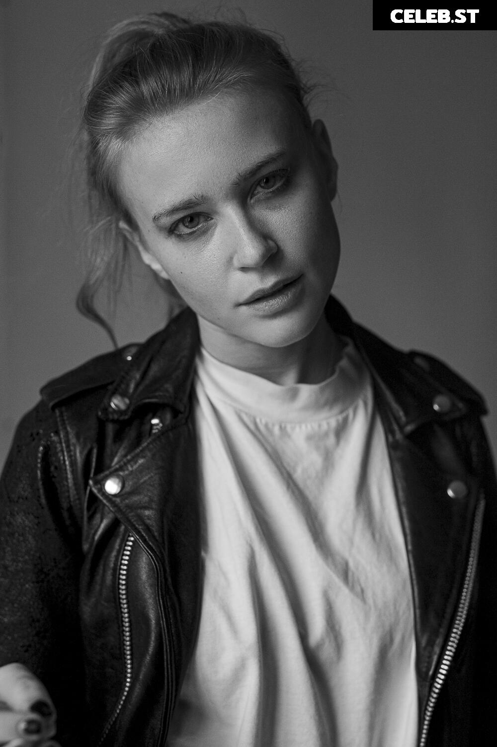 Jeanne Goursaud Image 2727441