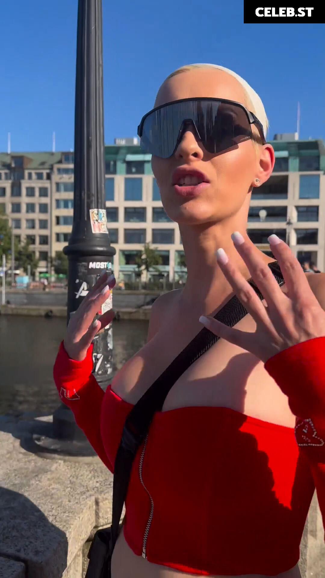 Anike Ekina Image 2724713