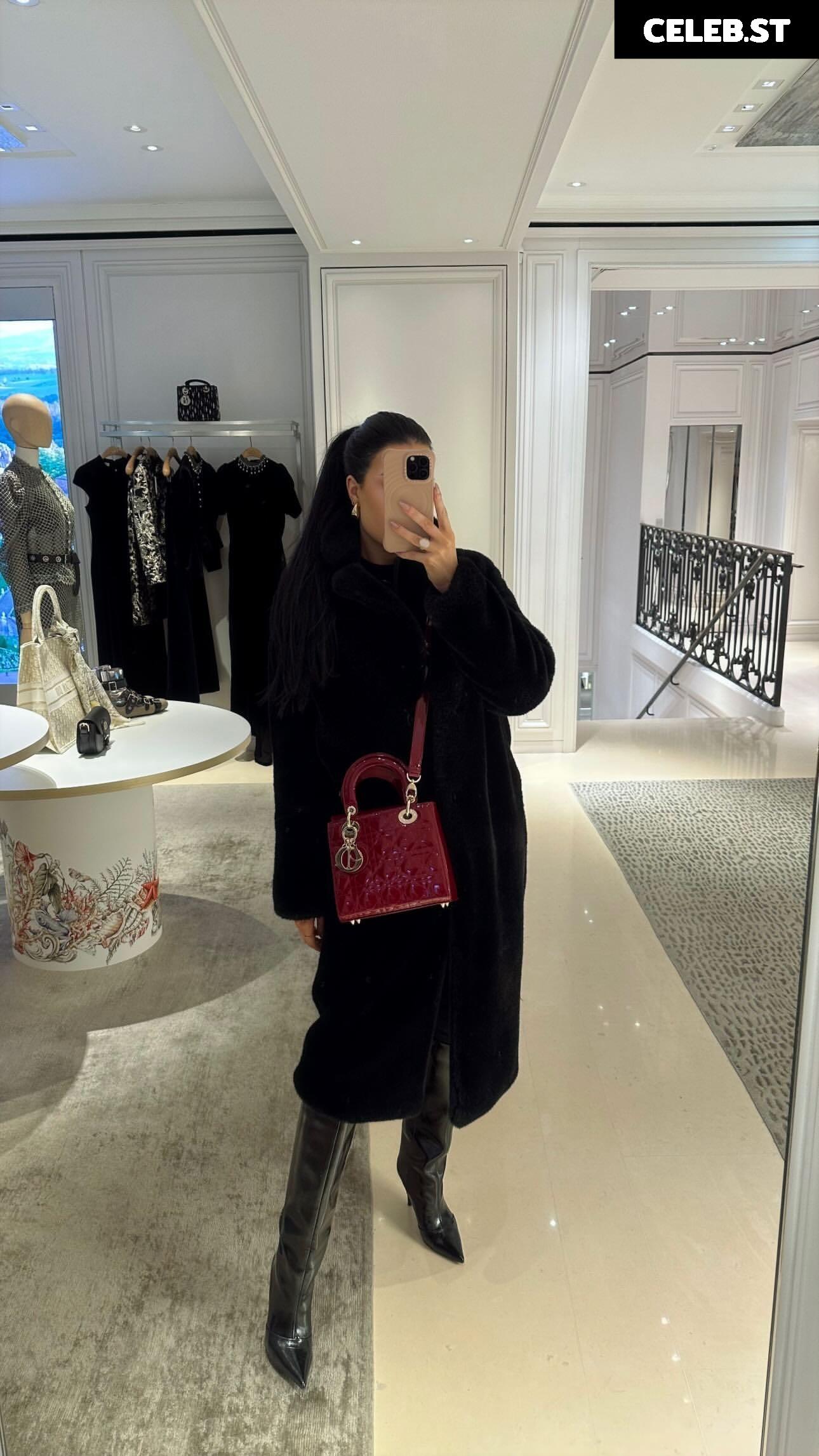 Lisa Weinberger Image 2729174