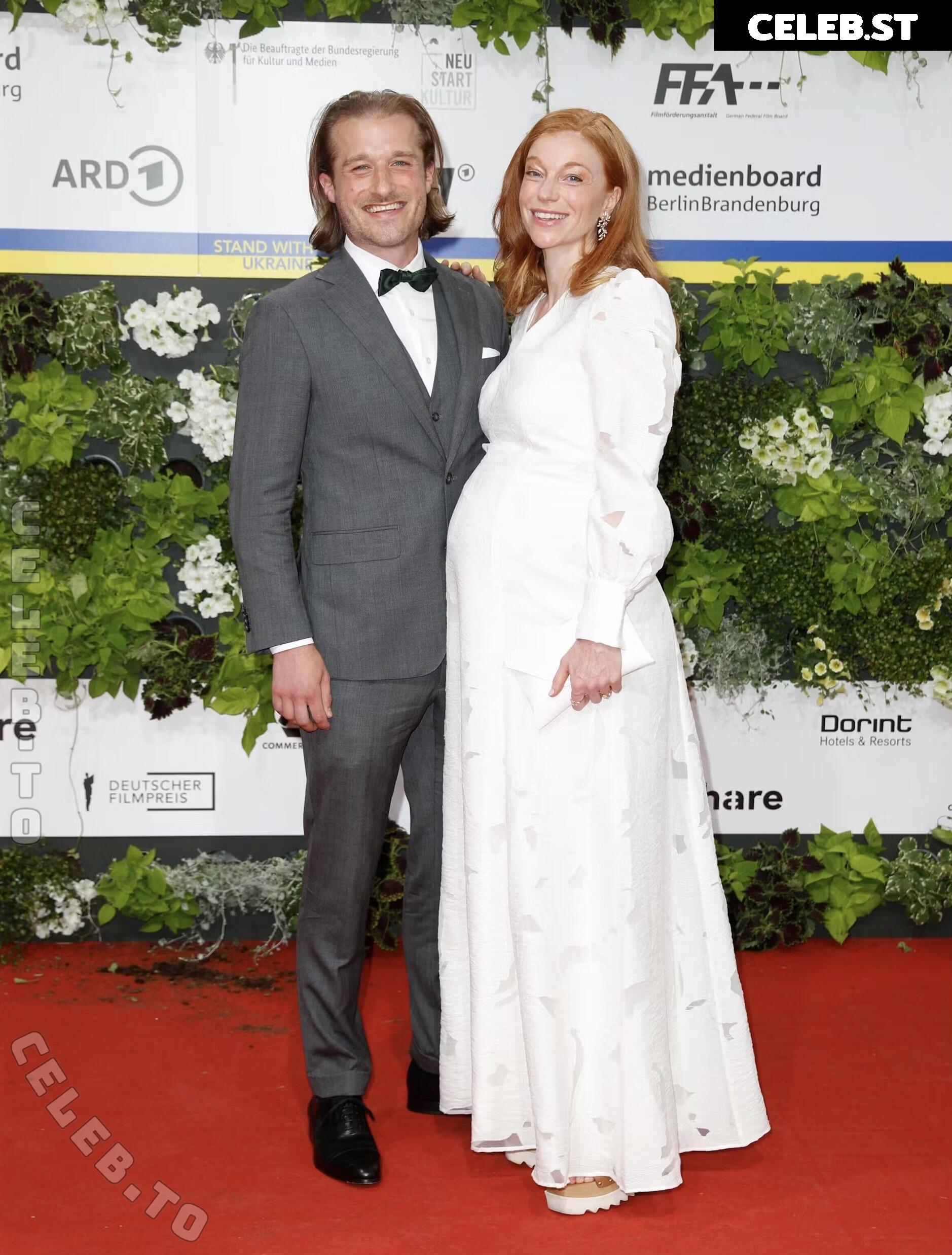 Pregnant Image 27155154