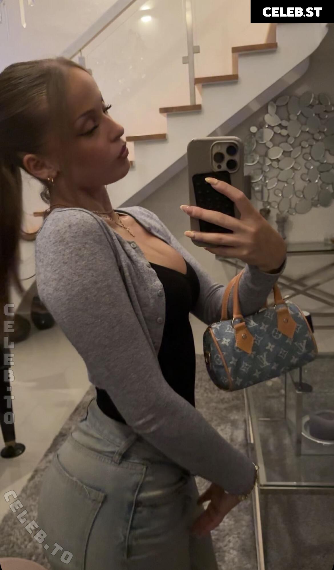 mayaa.zr Image 27171210