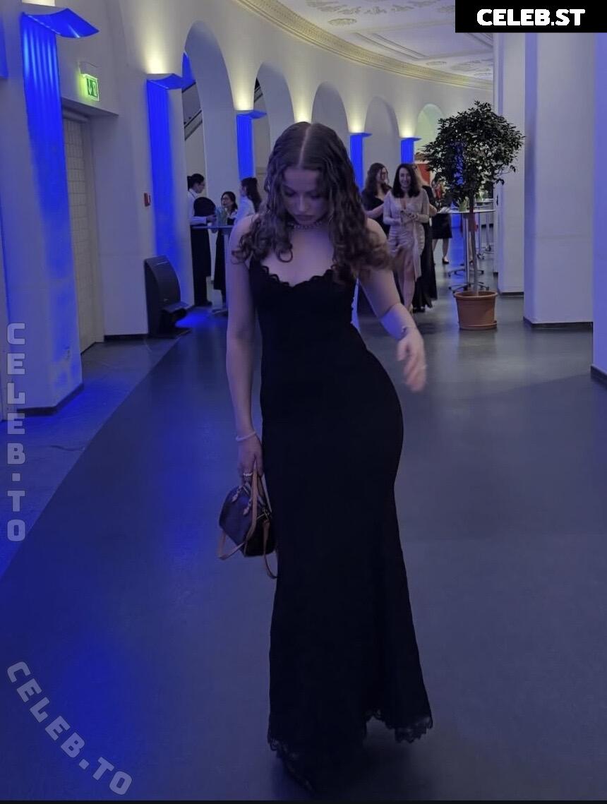 mayaa.zr Image 27172623