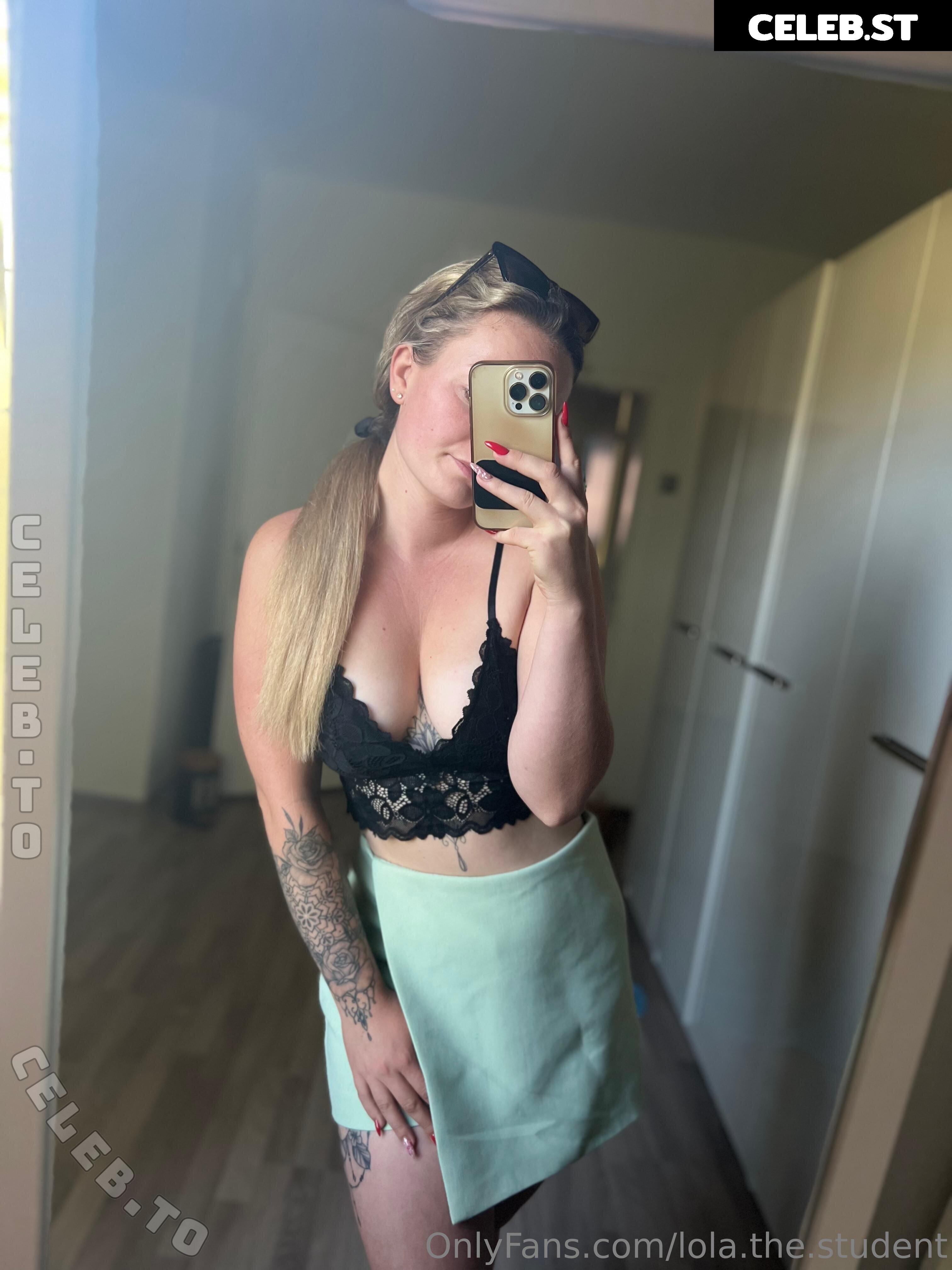 Lola the Student Image 27103583