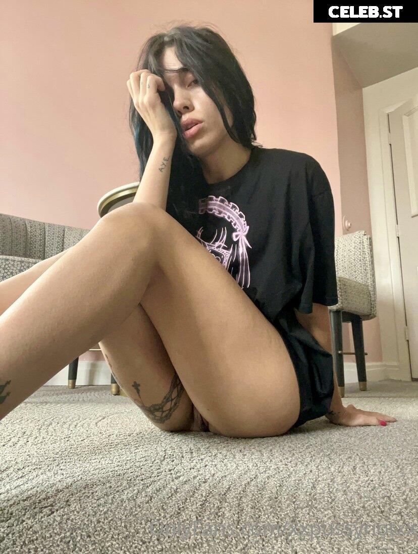 Nadya Tolokonnikova Image 2705807
