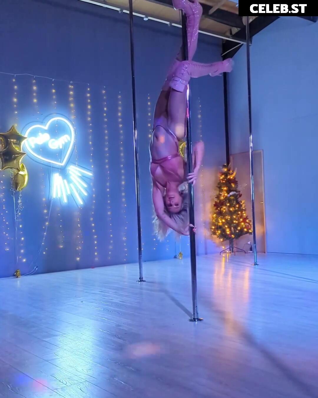 Sarah Jayne Dunn Image 2701807