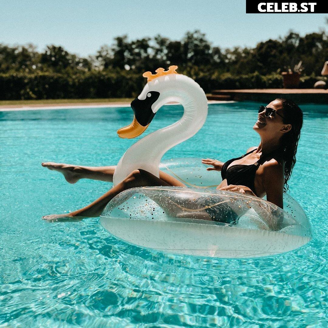 Nadine Menz Image 2702040