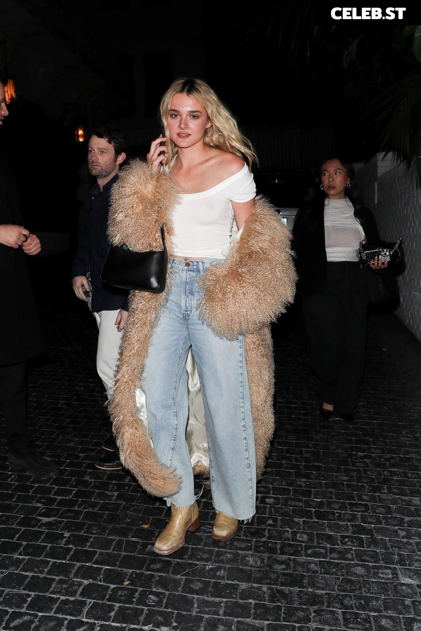 Charlotte Lawrence Image 2702363